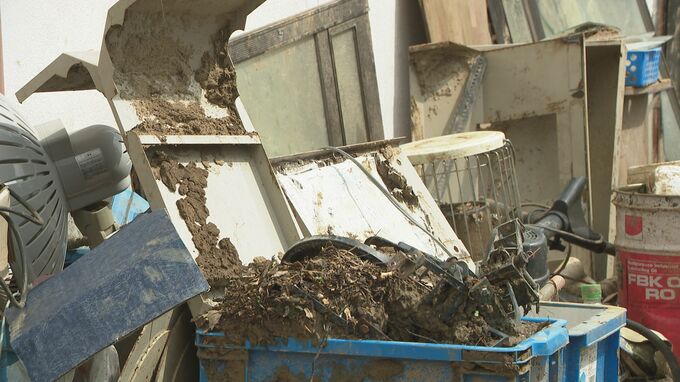 なぜ泥だらけの工場を片付けられない？石川・中能登町でただ1軒残る繊維業者の苦悩|TBS NEWS DIG