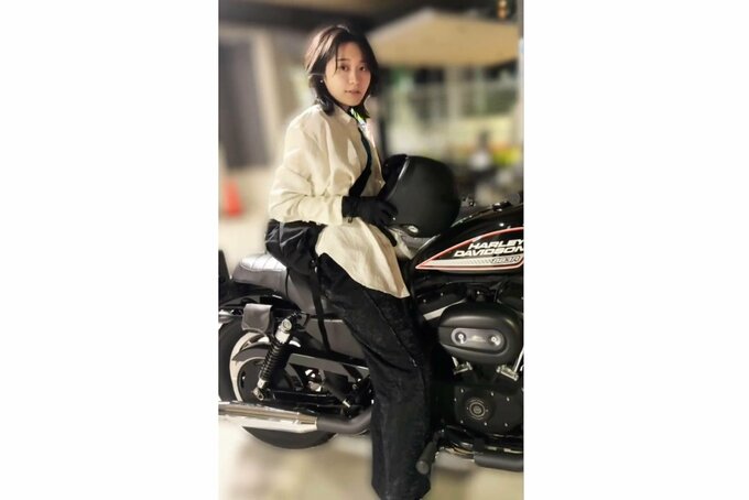 【 彩雪 】　「久しぶりにバイクに乗っておでかけ」　愛車・ハーレーダビッドソンで出動　「暑かったけど最高に楽しかった〜〜」　「Harley-Davidson XL883R」|TBS NEWS DIG