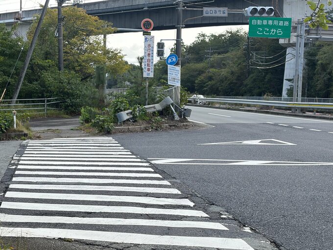 家族４人が乗っていた乗用車がガードレールに衝突　１人死亡３人重軽傷　山口市|TBS NEWS DIG
