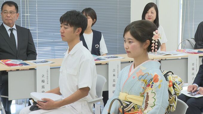 華やかな振り袖やドレス　真夏に実施「二十歳のつどい」　山口県上関町|TBS NEWS DIG