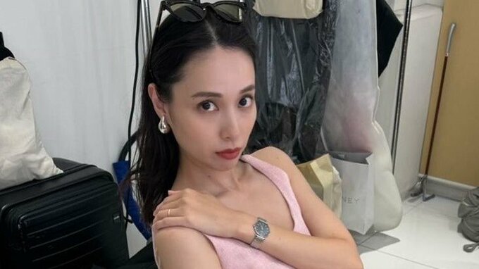 戸田恵梨香さん　レアな「私服」ショットを公開　カメラを見つめる涼し気コーデ|TBS NEWS DIG