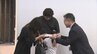 入場者2万人を達成でセレモニー　青森県立美術館の開館20周年を記念して開かれている企画展　2万人目の入場者となったのは宮城県の家族　|　青森のニュース│ATV NEWS│青森テレビ