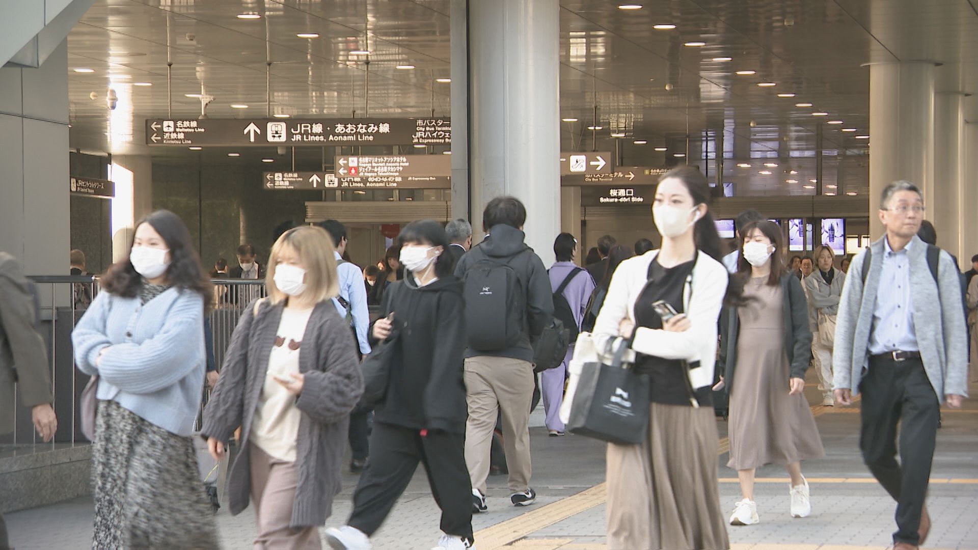 冬物コートやニットの準備はOK？「おとといまでは半袖だったのに」けさは“約7℃も寒い”朝に 名古屋の最低気温は12.1℃（11/8昼）