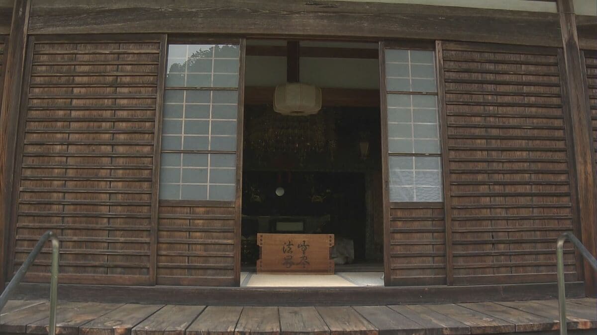 寺の本堂から仏像11体などがなくなる 警察が窃盗事件とみて捜査 岐阜・山県市の洞泉寺