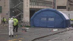 英リバプール優勝パレードの沿道に車突っ込む　逮捕した男を殺人未遂や薬物使用などの疑いで捜査　警察は偽情報の拡散防止のため身元公開か| TBS CROSS DIG with Bloomberg