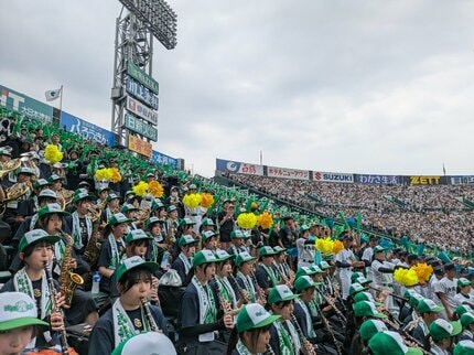写真で見る】甲子園決勝で通りから人が消えた… 沸騰する沖縄 アルプス