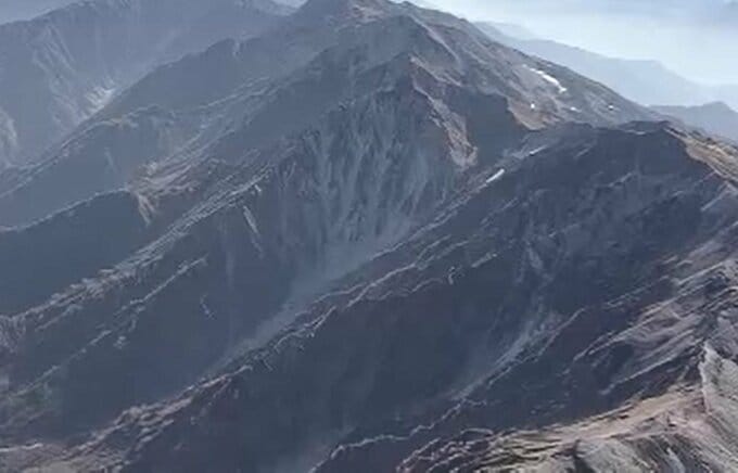 「地面に亀裂」猿倉駐車場を閉鎖　白馬岳・白馬槍ヶ岳の登山口「解除の時期は未定」八方バスターミナルからバス・タクシーの利用呼びかけ　冬期閉鎖の解除は24日　長野・白馬村|TBS NEWS DIG