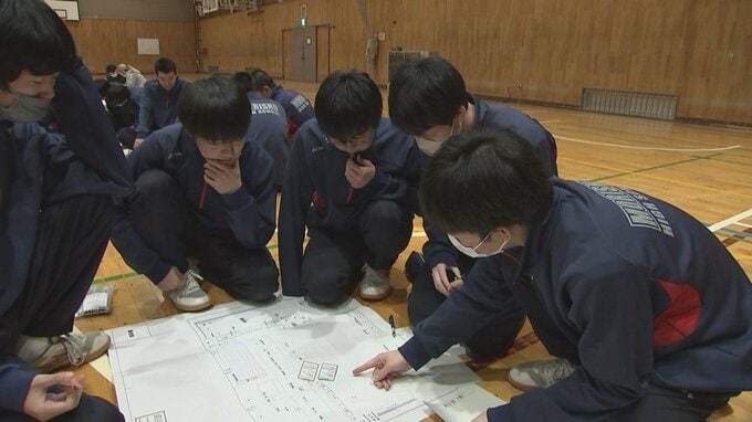 「その人に応じて、臨機応変に対応するのが難しい」高校生が避難所の運営をゲームで学ぶ　盛岡市|TBS NEWS DIG