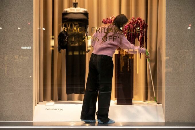 トランプ関税でブラックフライデーの値引き縮小、小売各社に余力なし