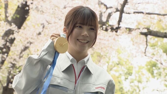 トヨタの入社式 新入社員の中には…スノーボード金メダリスト･深田茉莉選手も 今年度は7割の会社で初任給アップ|TBS NEWS DIG