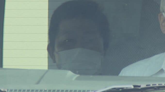 検察「抵抗しなくなるまで首を絞め続けた」　好意を抱いた元同僚女性の家に宅配業者を装い侵入・殺害の罪　被告の男側は「話を聞きたかった」と殺意を否認　熊本|TBS NEWS DIG