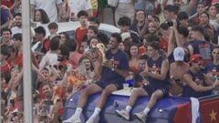 サッカー・ワールドカップ　スペイン代表選手が凱旋パレード　首都マドリードに約200万人　4大会ぶりの優勝| TBS CROSS DIG with Bloomberg