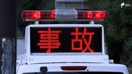 路線バスが家屋の外壁と駐車車両に衝突 乗客の高齢女性1人がけが 警察が事故原因を捜査＝静岡・富士市　|　静岡のニュース | SBSNEWS | 静岡放送