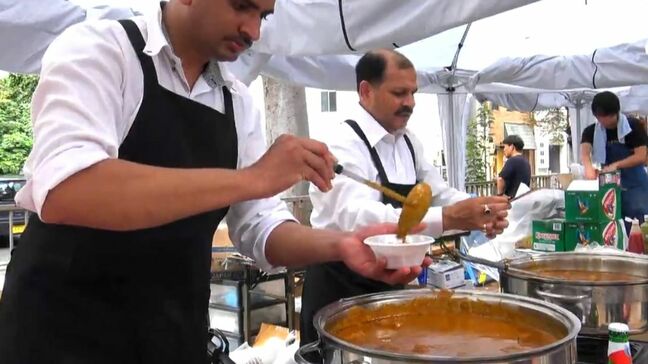 香り豊かなスパイスが食欲をそそる！「インドはままつフェスティバル」開幕＝静岡・浜松市|TBS NEWS DIG