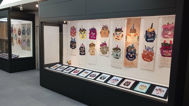 「あなたの顔に似た鬼を探してみて」手縫いで作った鬼の顔の布絵を集めた特別展　ブルーインパルスも　岩手・北上市|TBS NEWS DIG