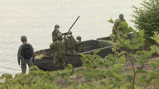 自衛隊のTｰ4練習機が墜落  機体の一部や隊員のヘルメット見つかる  男性隊員2人の捜索活動続く 愛知･犬山市の入鹿池|TBS NEWS DIG