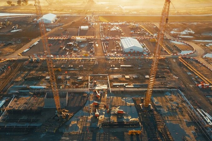 メタ、巨大データセンターに400億ドル追加投資―総額2500億ドル超へ