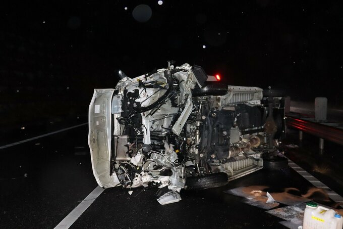山陽道で車が横転する事故　大学生（20）が死亡　10代の男性もけが　現場付近は約5時間通行止め規制　広島|TBS NEWS DIG