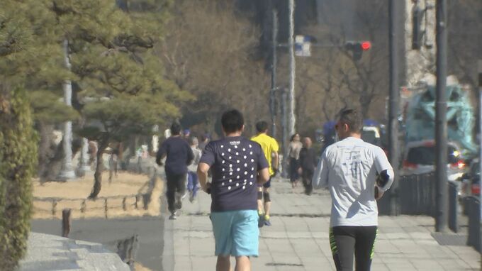 東京都心で気温19度台に　今年の最高気温を更新し4月中旬並みの暖かさ|TBS NEWS DIG