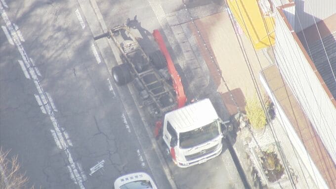 走行中のトラックの荷台外れる　クレーンにつける重りが路上に落下　広島　|　RCC NEWS | 広島ニュース | RCC中国放送