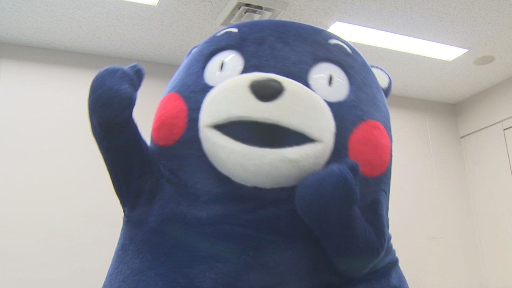 くまモンの体に異変！？ パリ五輪“日本の応援団長” として気合い満点