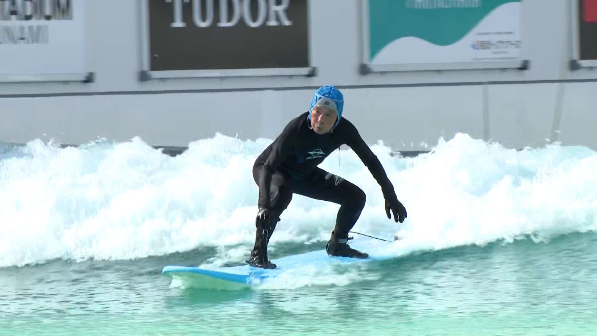 サーフィンを始めてから年を全然気にしなくなった」ギネス認定！89歳