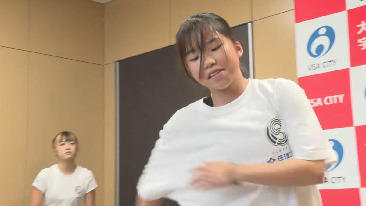 女子中学生2人がブレイキン全国大会へ　市長を前に「跳ねる・回る」技を披露　大舞台での活躍を誓う