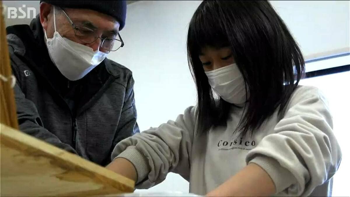 サムネイル_パリパリしていておいしい！特産の『判のり』づくり体験　新潟県佐渡市