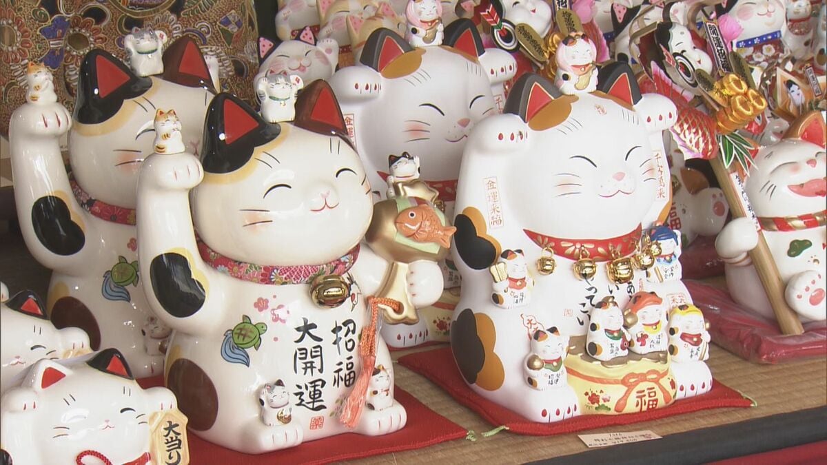 三重県伊勢市のおかげ横丁で「来る福招き猫まつり」 全国から1万点を集め展示・販売 訪れた人に福を