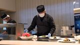 老舗旅館の料理人は給食センターの職員 夏休みの給食停止を逆手に…人手不足解消の"切り札"「働き方の多様性とスキルアップを」=静岡・河津町 | 静岡のニュース | SBSNEWS | 静岡放送