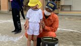 花火の安全な遊び方 幼稚園児と消防士が一緒に花火を体験 大分 | 大分のニュース|OBS NEWS|大分放送