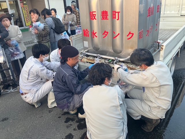 白鷹町断水 きょうも給水所の設置を継続 まだ水道水の飲料水としての使用を控えるよう呼びかけ継続(山形)|TBS NEWS DIG