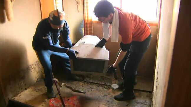 大雨被害　猛暑のなかボランティア入り復旧作業続く　鹿児島・霧島市など|TBS NEWS DIG