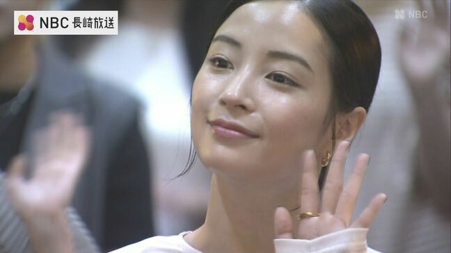 「人って優しい。助けてくれる人が想像以上にたくさんいる」広瀬すず・吉田羊さんが「遠い山なみの光」朗読会【長崎】|TBS NEWS DIG