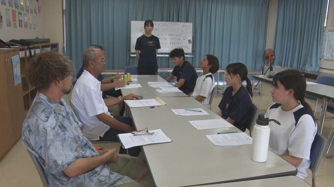 小規模離島 津堅島の中学生 他の離島を視察し考えた地域づくりを区長に提言|TBS NEWS DIG