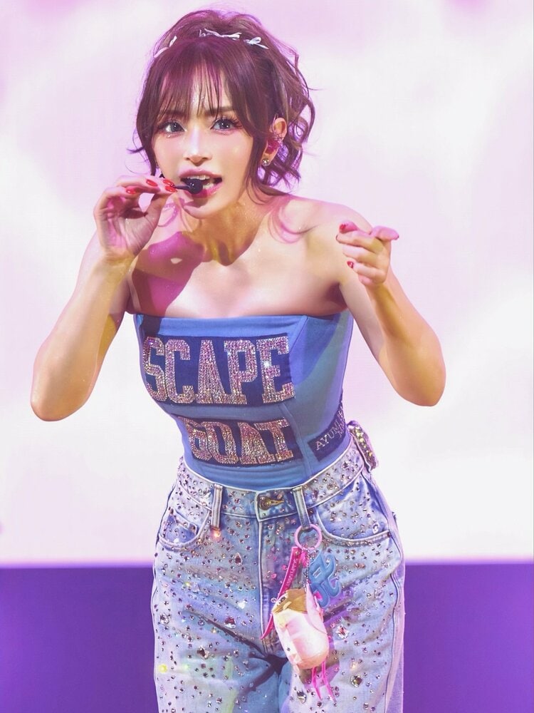 浜崎あゆみ 】 過酷な連続公演に「何回も精神ぶっ壊しながら蘇りながら