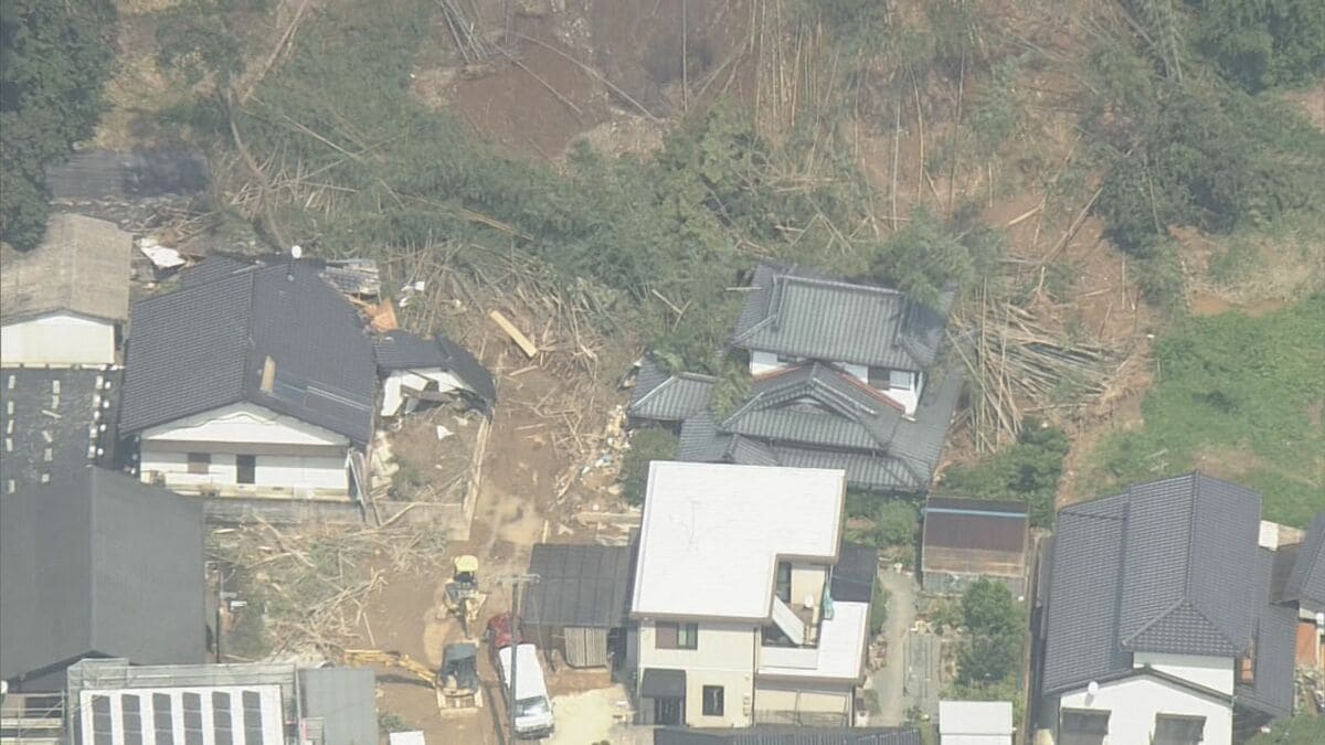 空撮映像】濁った川、家を飲み込む土砂 記録的大雨後の熊本県内 空から