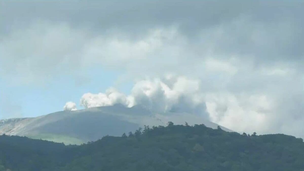 木曽御岳噴煙続く 御嶽山の噴火