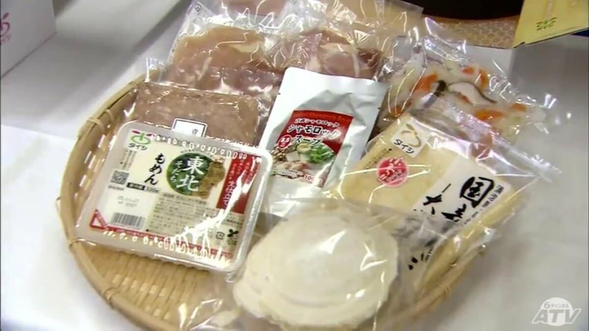 青森シャモロック」と「せんべい汁」が融合 青森県産食材を使った鍋