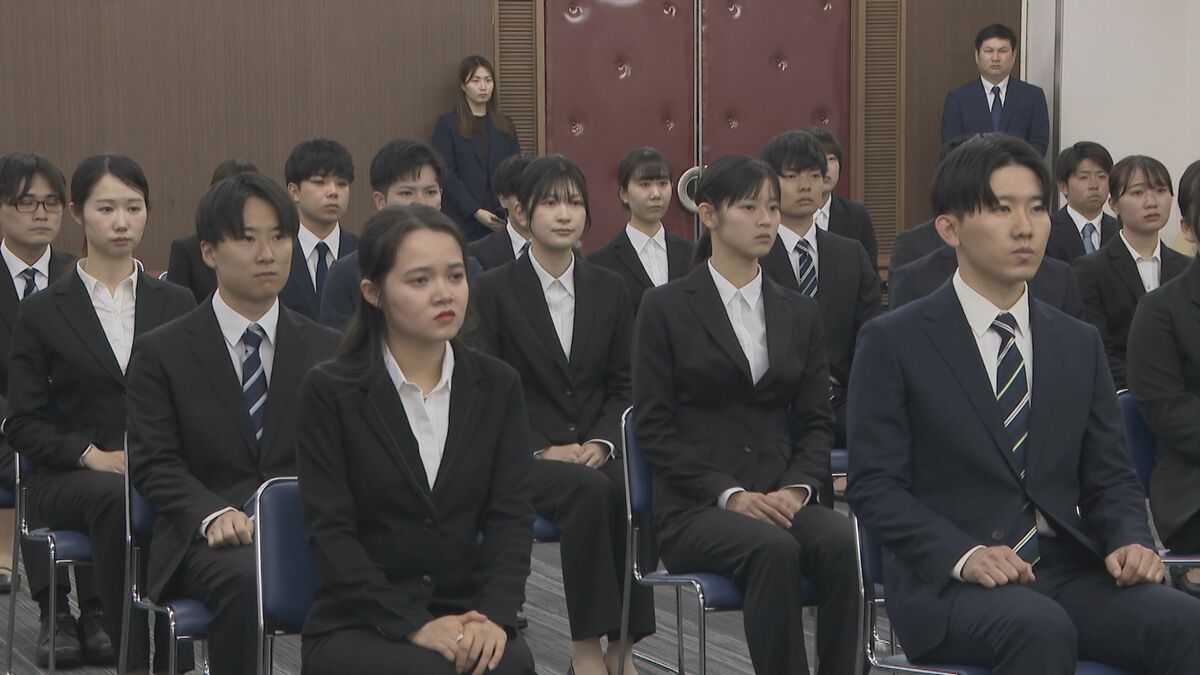 西京銀行で入行式 バドミントンACTSAIKYO 田口真彩選手