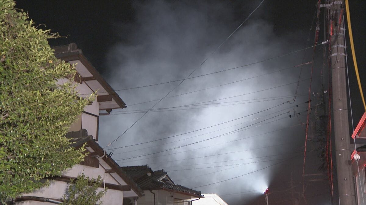 鎮火まで7時間以上　住宅密集地で10棟が全半焼し3人軽傷　愛知・春日井市　