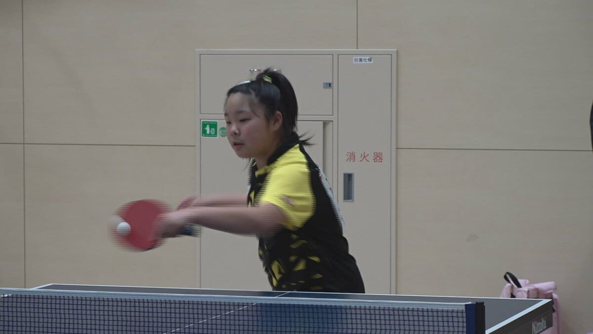 「粘って勝つことができた」　小中学生400人が熱い戦いを繰り広げる　山梨信用金庫杯争奪卓球大会　山梨・韮崎市