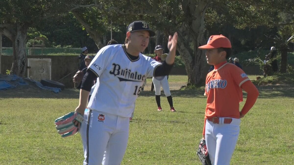 オリックス・宮城大弥投手らが地元で野球教室　「プロ野球沖縄県人会」が宜野湾市でベースボールフェス開催　