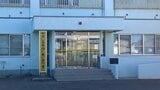 Uターンしようとし駐車中の車に追突⇒別の車も巻き込む3台多重衝突 最初に追突した高齢女性ドライバー「ブレーキとアクセルを踏み間違えた」 | 北海道のニュース|HBC北海道放送