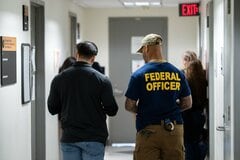 電気ショック手袋「GLOVE」、米当局が不法移民取り締まりで導入計画| TBS CROSS DIG with Bloomberg