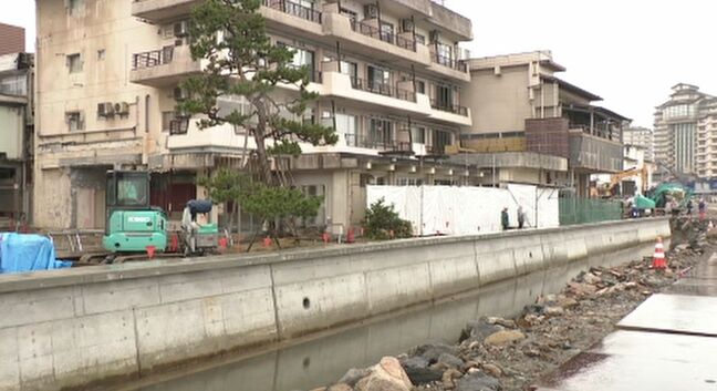 海沿いに旅館立ち並ぶ石川県七尾市の和倉温泉 能登半島地震から2年 壊れた護岸の一部を国が復旧 「希望の光が大きくなるように」|TBS NEWS DIG
