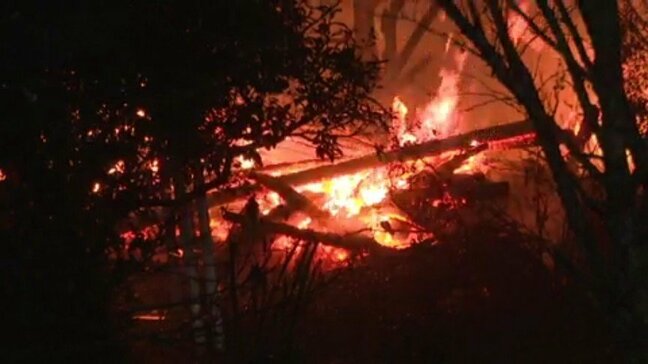 「家が燃えているよ」と知らされ無事避難 住宅など5棟が全焼する火事 愛媛|TBS NEWS DIG