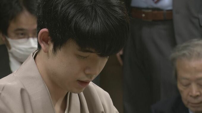 藤井聡太“八冠”誕生 将棋の王座戦第4局で永瀬拓矢王座を破り史上初の8大タイトル独占　|　名古屋・愛知・岐阜・三重のニュース【CBC news】 | CBC web