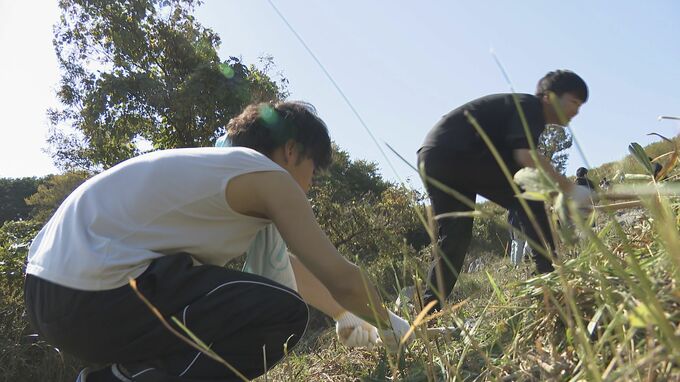 秋吉台の早春の風物詩“山焼き”に向けて連合山口が草刈り「広大な台地を見て楽しみながら」幅６メートル３キロにわたり実施|TBS NEWS DIG