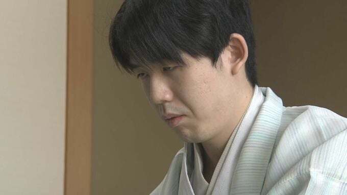 藤井聡太六冠(23)7連覇なるか 最強のライバル･伊藤匠二冠(23)が挑む 王位戦第2局 16日夜に決着見込み 神戸市|TBS NEWS DIG